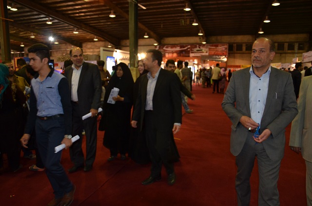 محمد حسین تقوایی زحمتکش :گزارش اختصاصی دهمین نمایشگاه کامپیوتر و موبایل : بازدید کامیتکسی فرماندار یزد