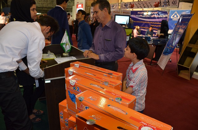 علیرضا پویافر :گزارش اختصاصی دهمین نمایشگاه کامپیوتر و موبایل : کودکان و نوجوانان کامیتکسی