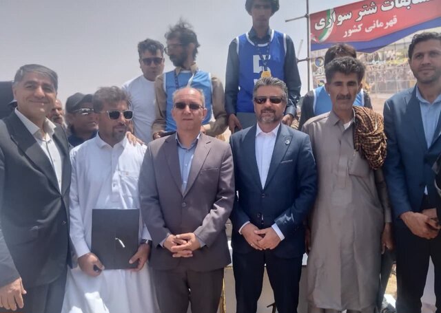 رقابت‌های شترسواری قهرمانی کشور در یزد برگزار شد