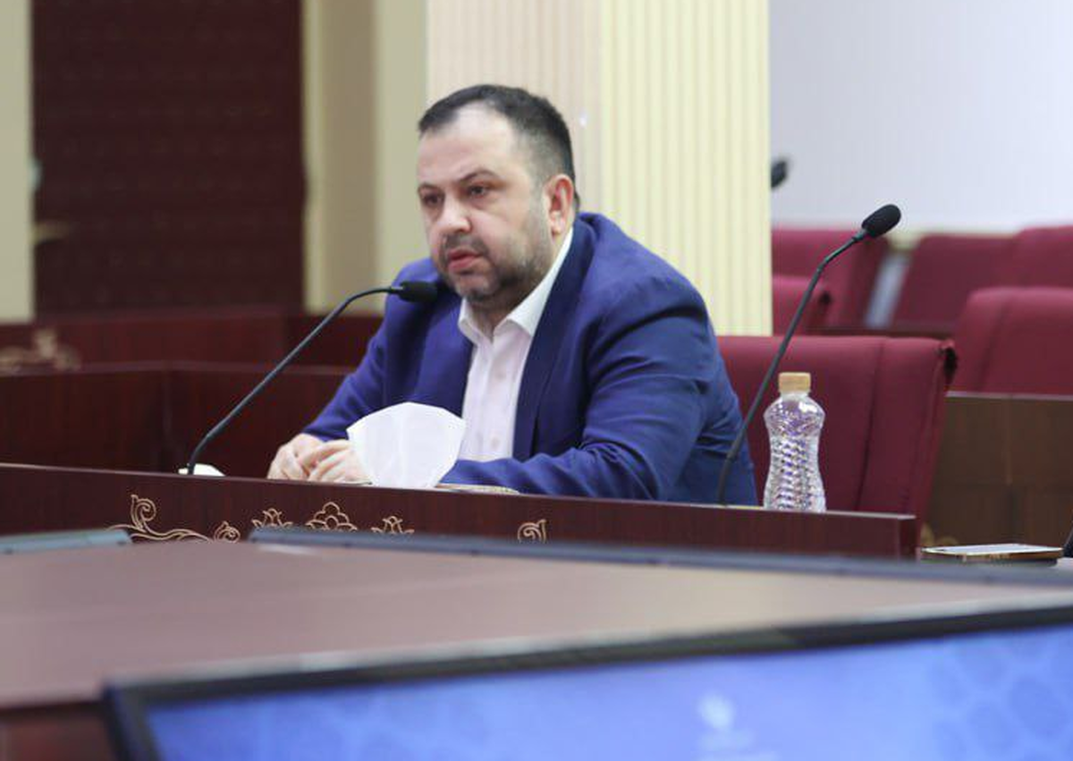 بابایی: ورزشگاه ۱۰ هزار نفری چادرملو سال ۱۴۰۷ افتتاح می‌شود