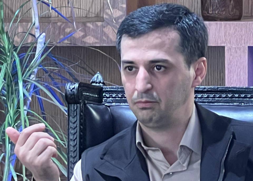 غیرت همکارانم در جبهه تولید ستودنی است، یک ایران به شما افتخار می‌کند