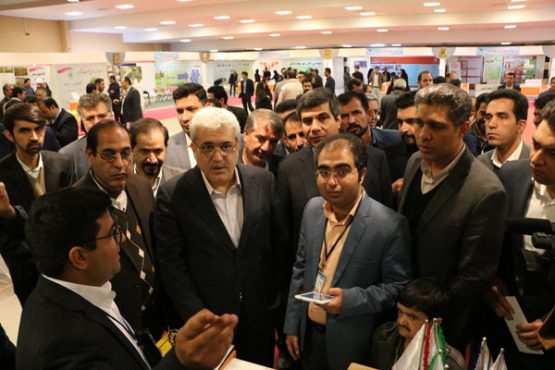 نمایشگاه دستاوردهای مراکز رشد رفسنجان گشایش یافت/ عکس 