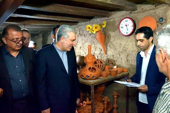 بازدید رئیس سازمان میراث‌فرهنگی از دهکده سفال در تنکابن