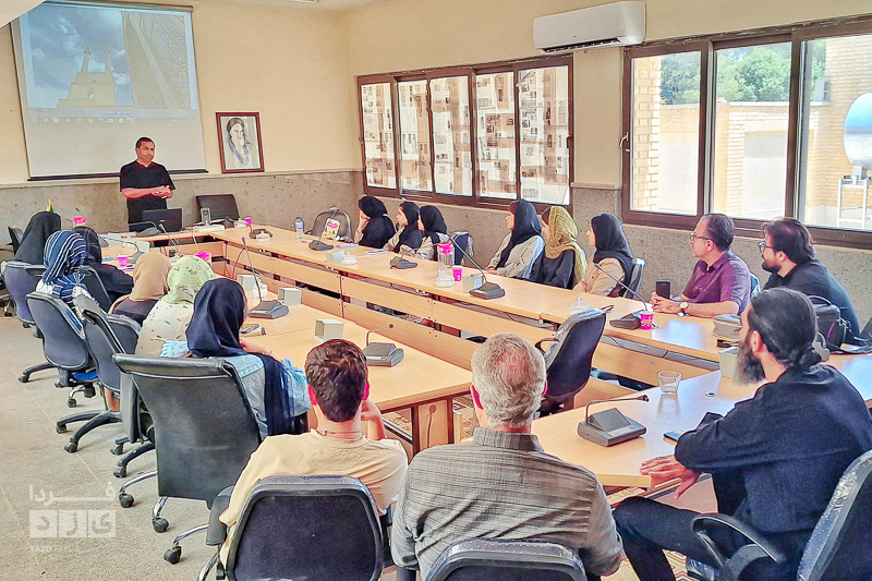 ورکشاپ تخصصی «چگونه عکس بهتری بگیریم»با تدریس مهدی دهقانی اشکذری در اردکان برگزار شد.